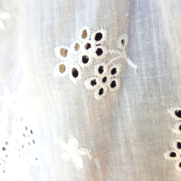 Soulmia White Eyelet Peplum Top - Picture 3 of 5